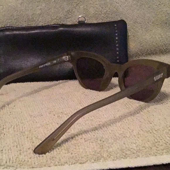 Quay sunglasses - Picture 3 of 3
